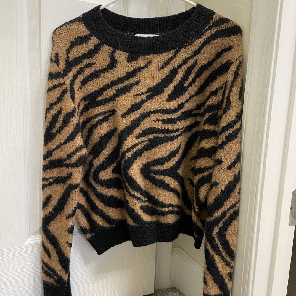 H&M zebra sweater, knit, size US S, black & brown